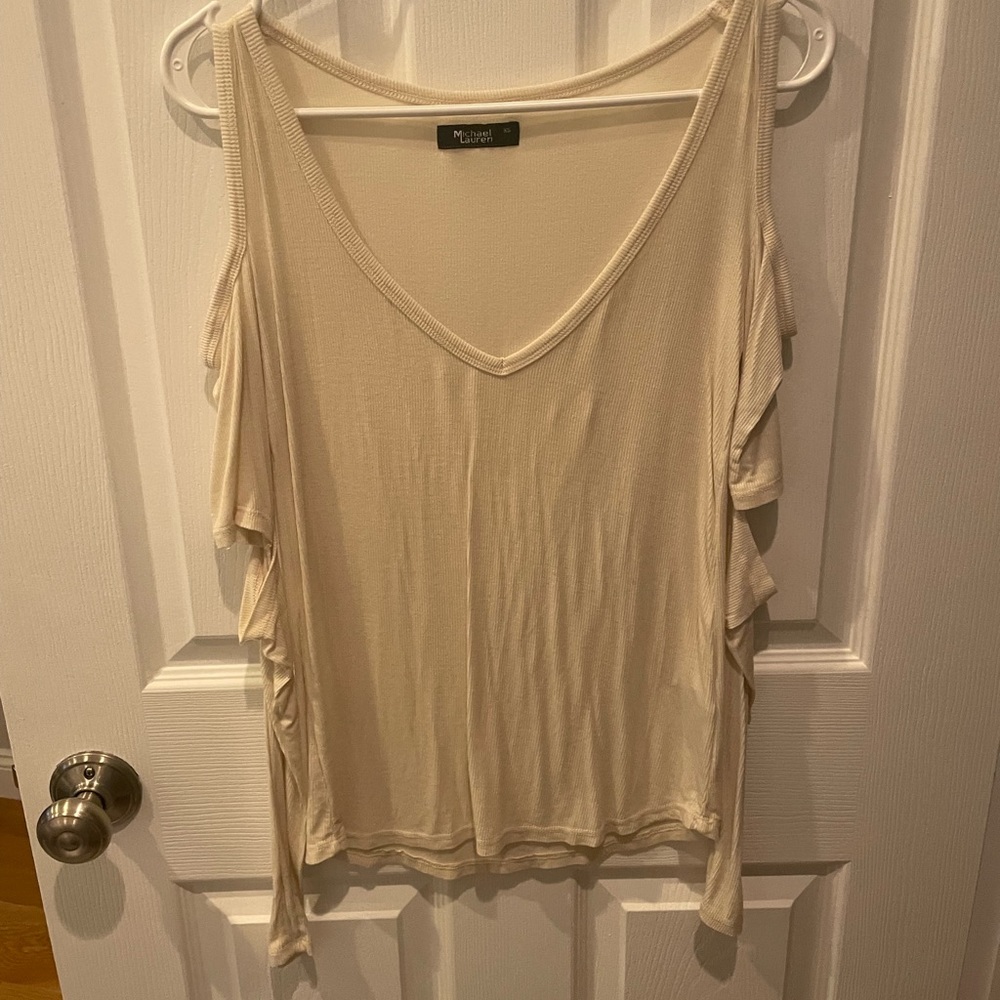 Revolve Cutout Top - Picture 4 of 5